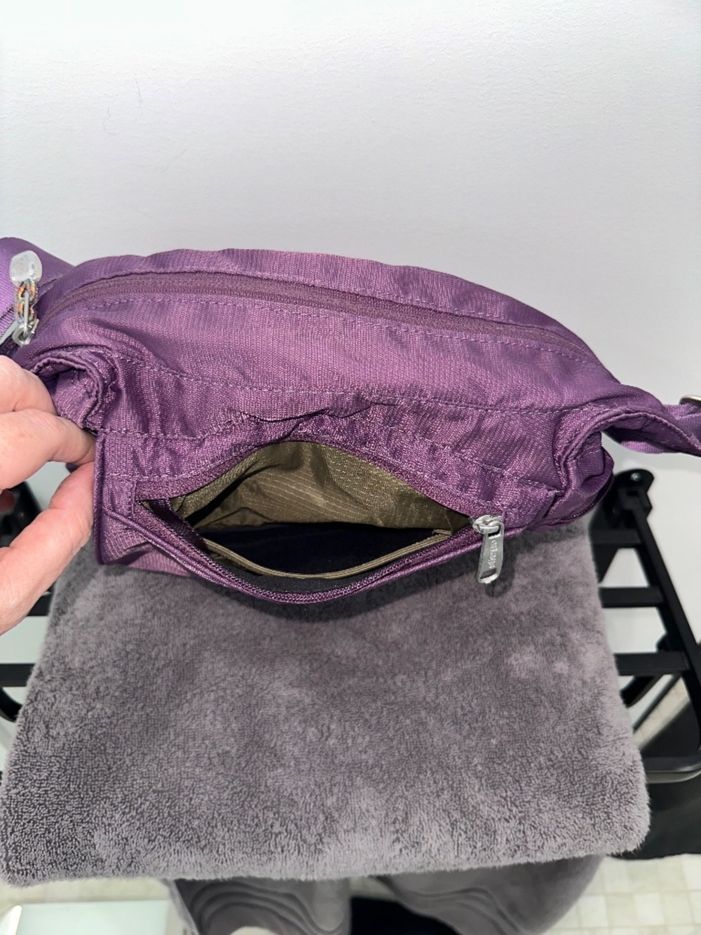 eBags Crossbody/Shoulder Bag in Eggplant Purple - Picture 6 of 8